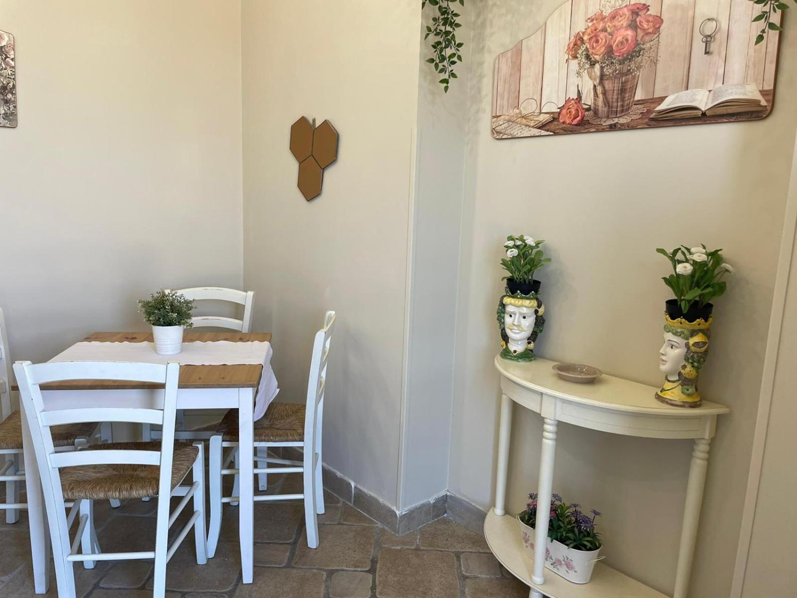 Case Barolo Syracuse Room photo